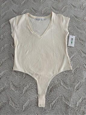 NWT CALVIN KLEIN Cap-Sleeve V-Neck Ribbed Cream Bodysuit Large
